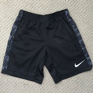 Nike Boys Black and Grey Dri-FIT Shorts M (5-6 years)